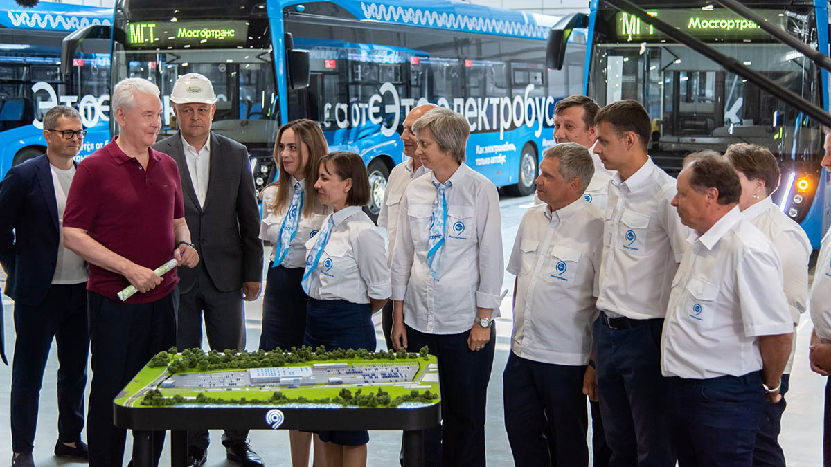 Собянин открыл крупнейший в Европе электробусный парк «Красная Пахра» в ТиНАО