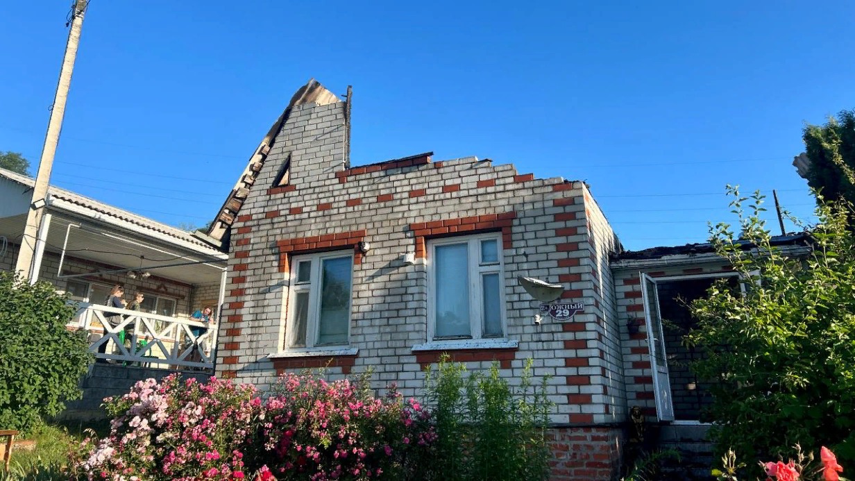 Гладков попросил кабмин помочь в восстановлении сел Белгородской области