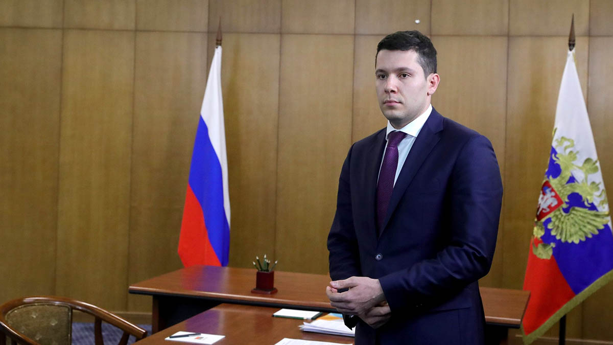 Алиханов заявил о возможной постройке выделенных трасс в Калининград