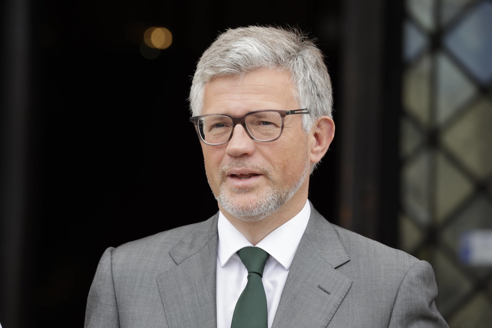 Министр обороны Польши оскорбил посла Украины в Германии