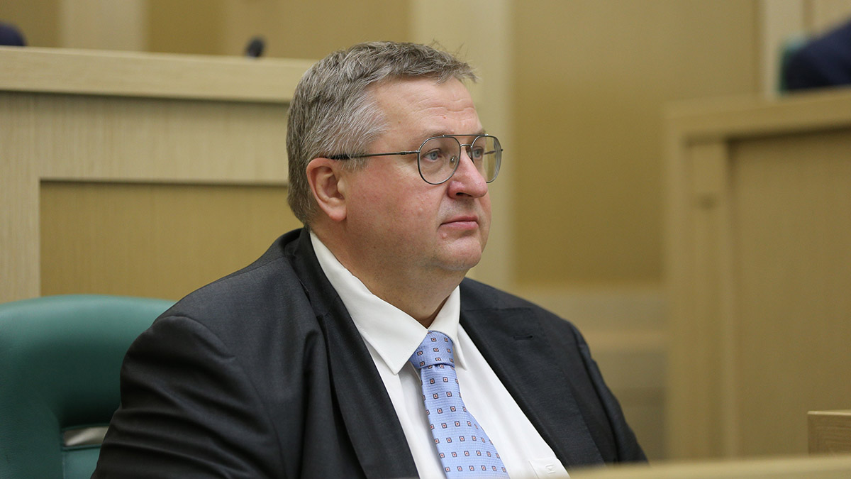 Оверчук заявил, что декларация саммита АТЭС принята с учетом позиции России