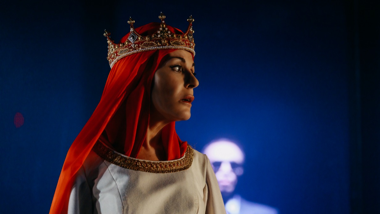 Сати Спивакова в спектакле «Канарейка» сыграла оперную диву Марию Каллас