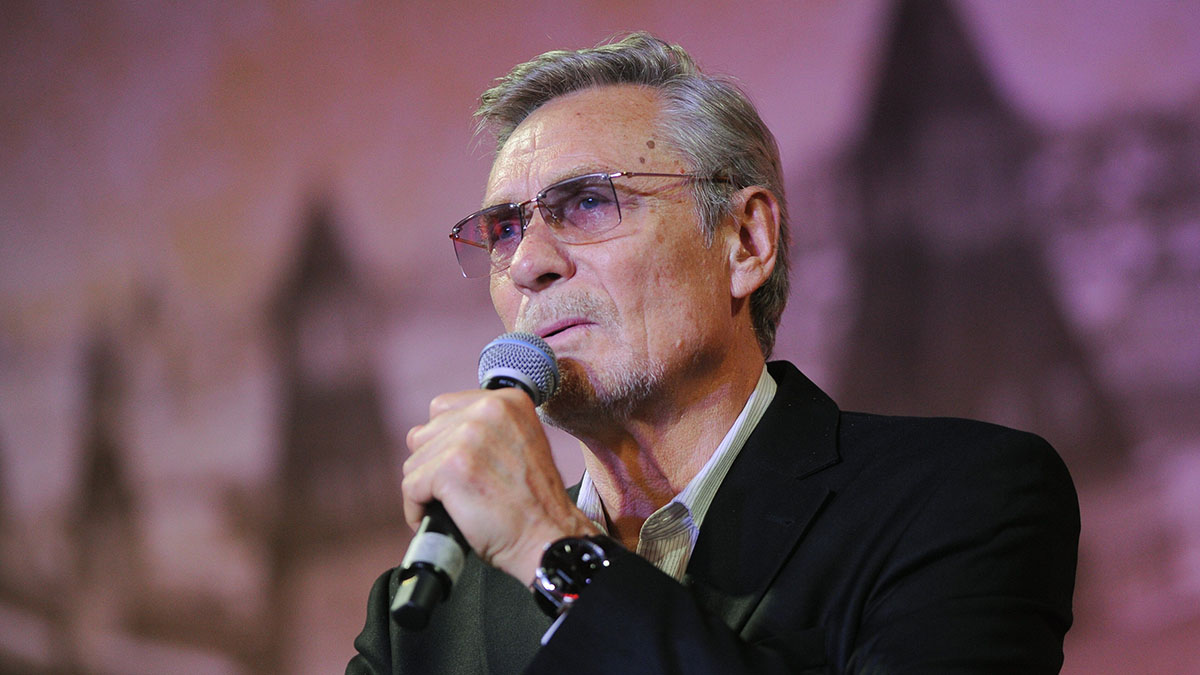 Артиста Александра Михайлова доставили в больницу в Чите