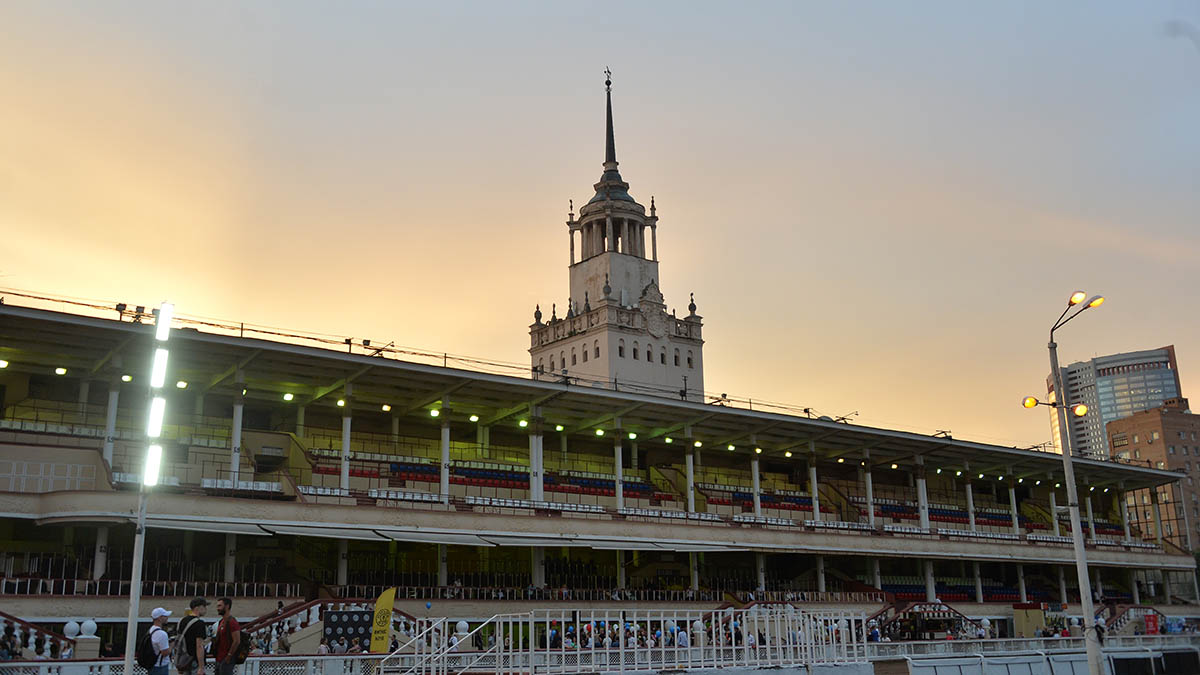 Началась комплексная реконструкция Московского ипподрома