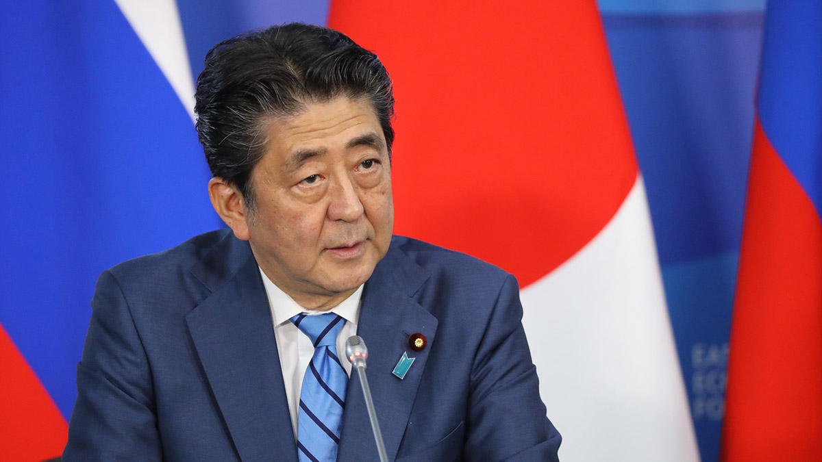 Пуля попала прямо в сердце: каким политиком был Синдзо Абэ и как относился к России