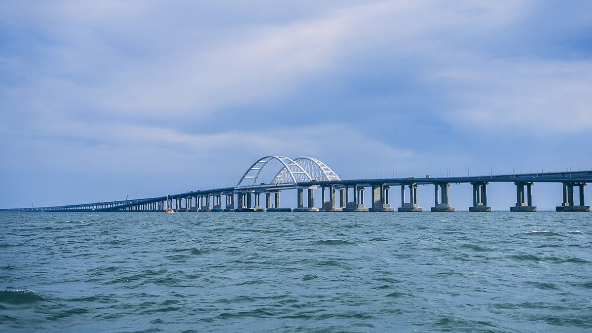 Железнодорожное движение после ЧП на Крымском мосту возобновили