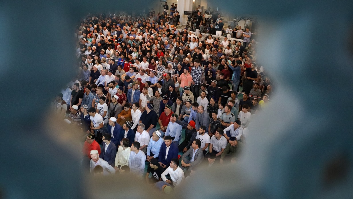 Более 250 тысяч верующих пришли в мечети Москвы на Курбан-байрам