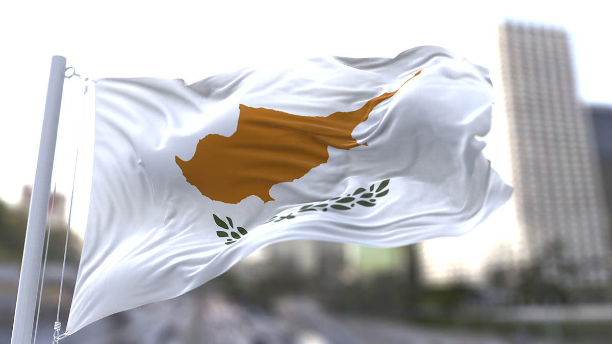 Politis: Банкам Кипра предписали прекратить все операции с рублем