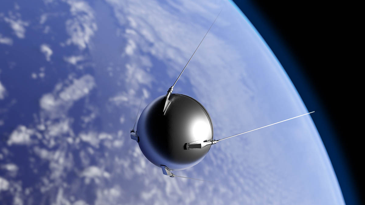 «Воюют руками и жизнями украинцев»: как США используют спутники в спецоперации