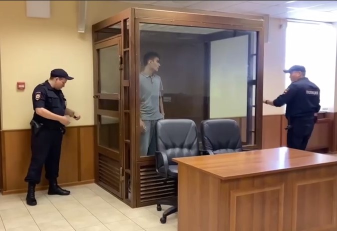 Мужчина, пытавшийся убить пассажира в автобусе в Новой Москве, отправлен в СИЗО