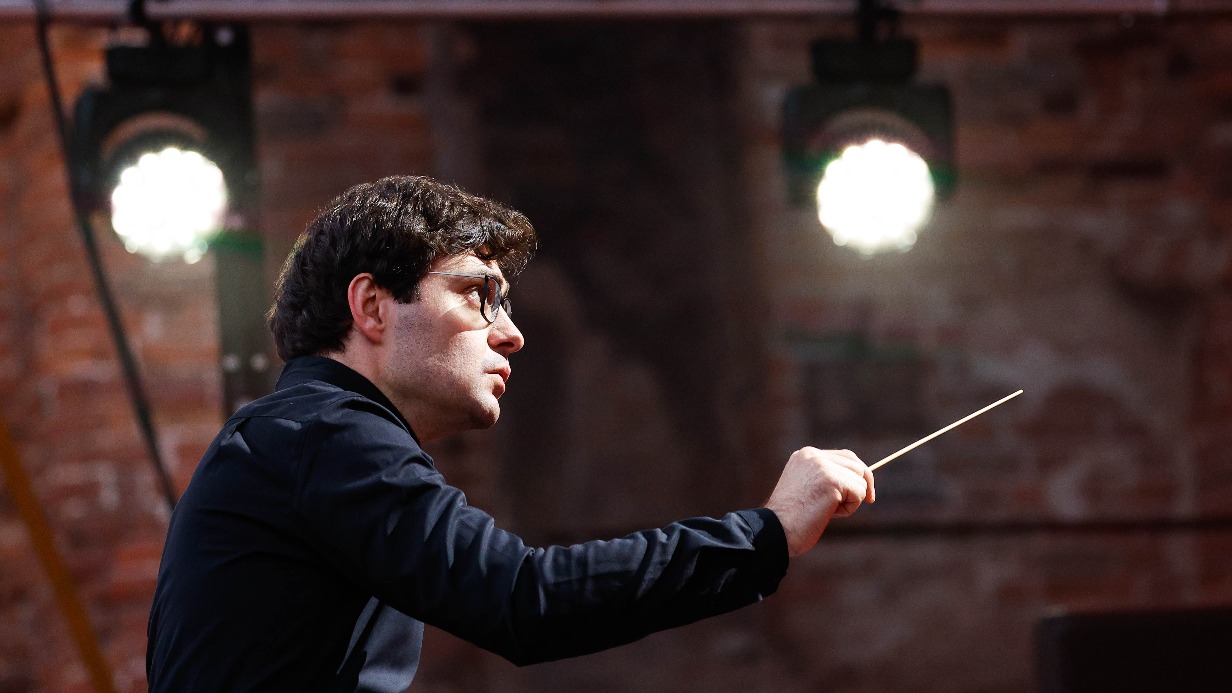 Рудин зарядье. Рудин зарядье. Муф зарядье. Рудин дирижер зарядье. Московский концертный зал зарядье.