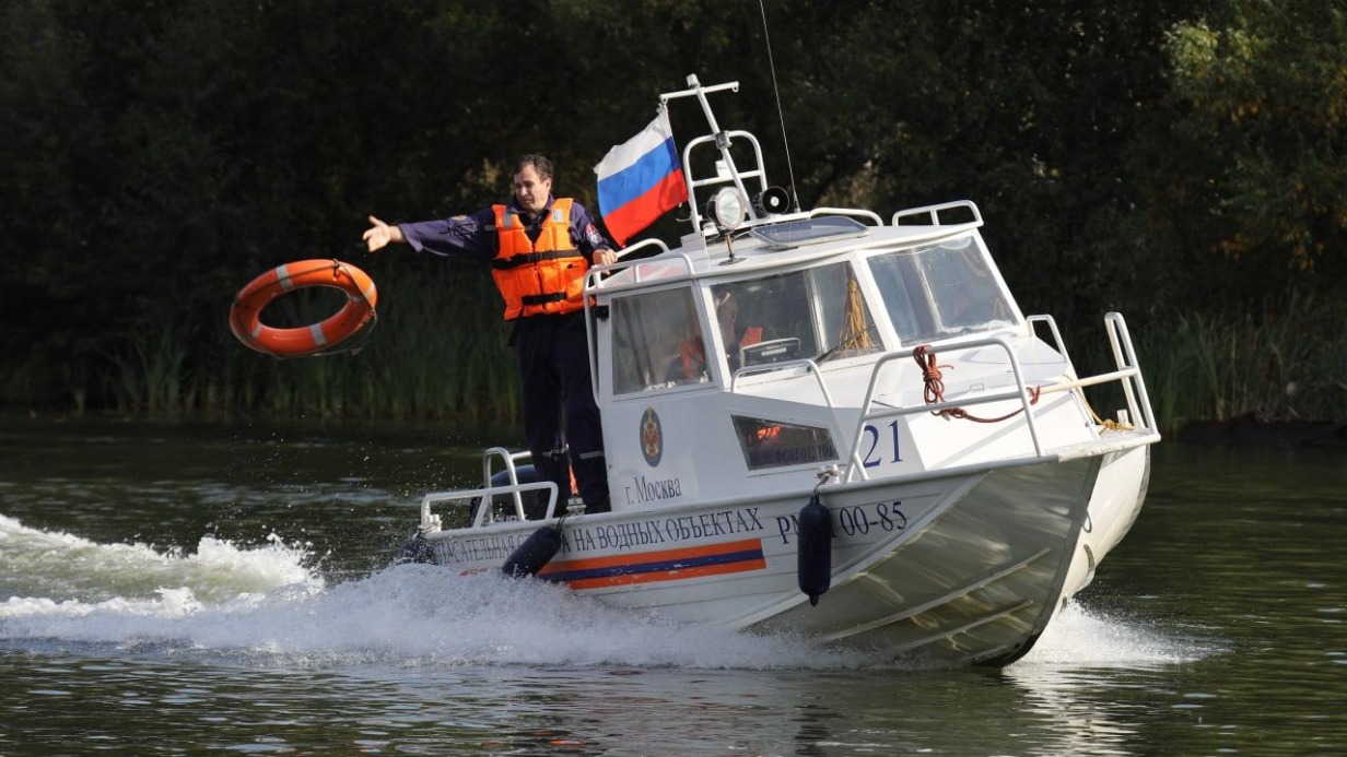 Столичные спасатели вытащили из воды более 60 человек с начала года