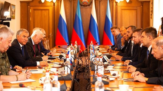 Володин в рамках рабочей поездки встретился с главой ЛНР Пасечником