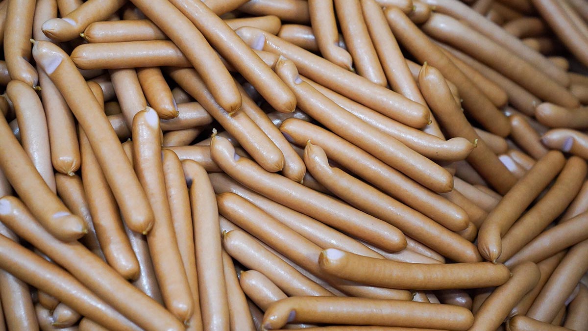 Вирус африканской чумы свиней обнаружили в сосисках и колбасах в ХМАО