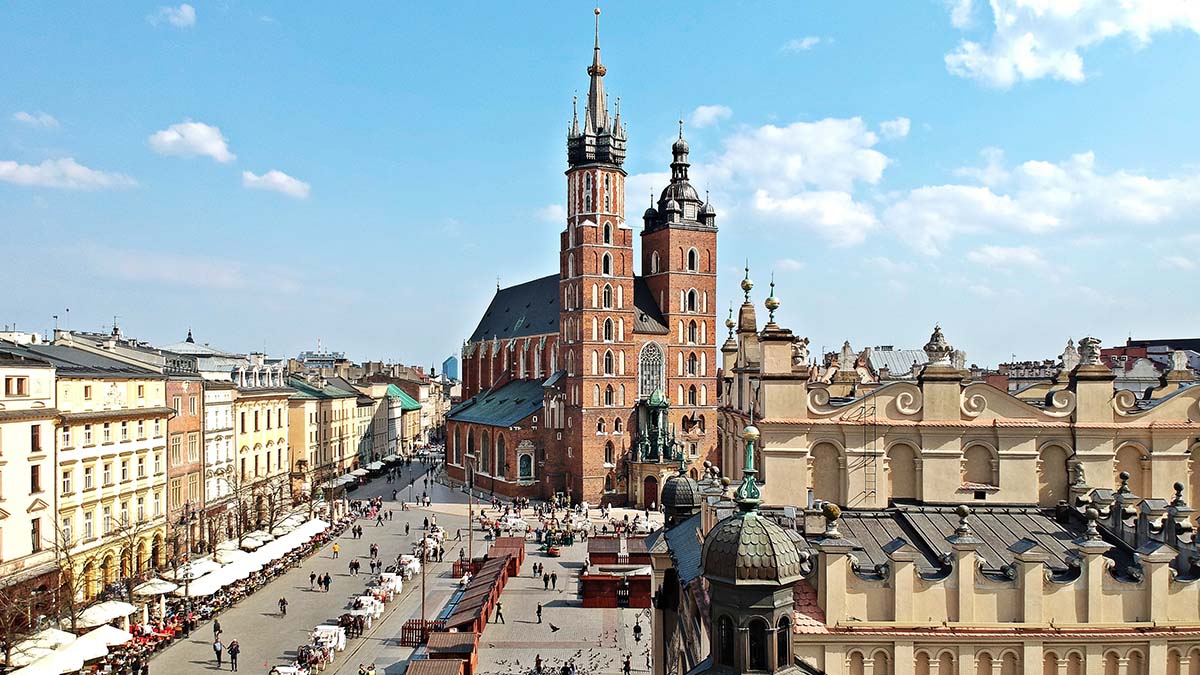 Guardian: США решили сместить центр тяжести в Европе на Польшу и Украину