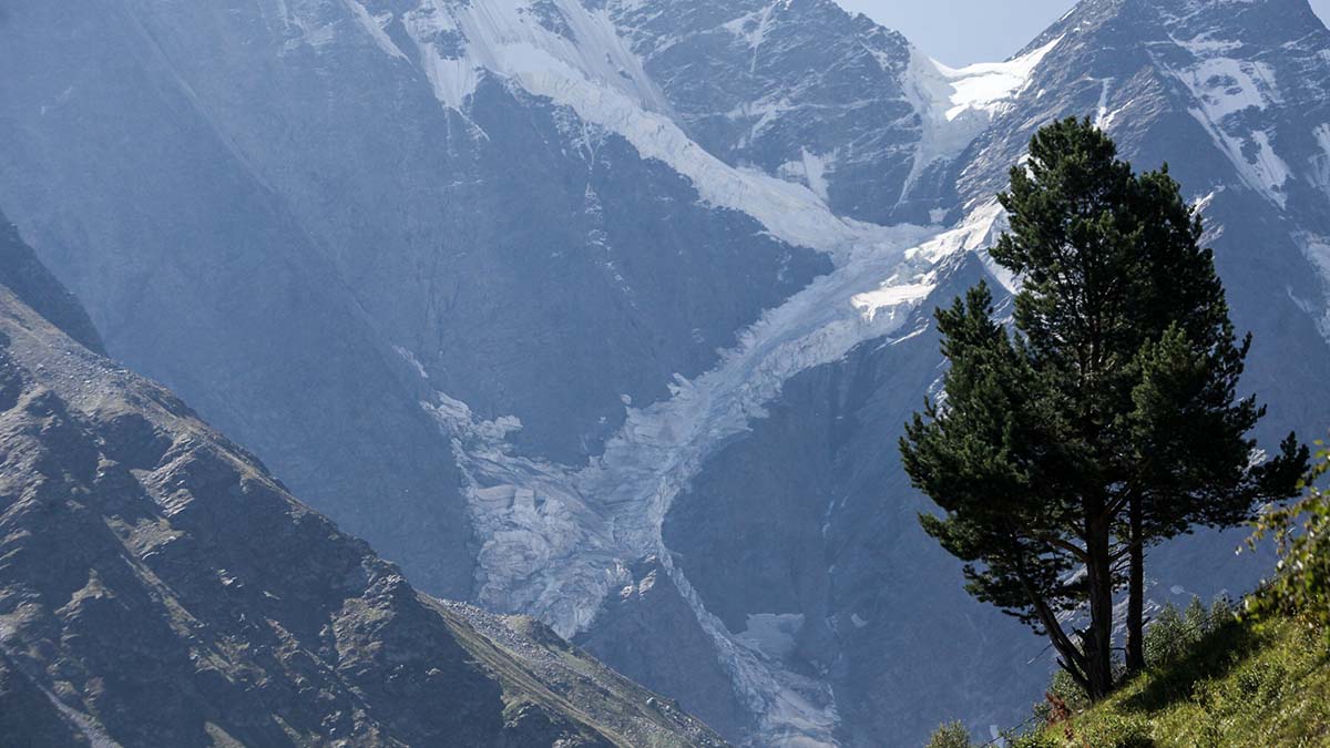 Пропавших на Эльбрусе туристов из Белоруссии нашли живыми