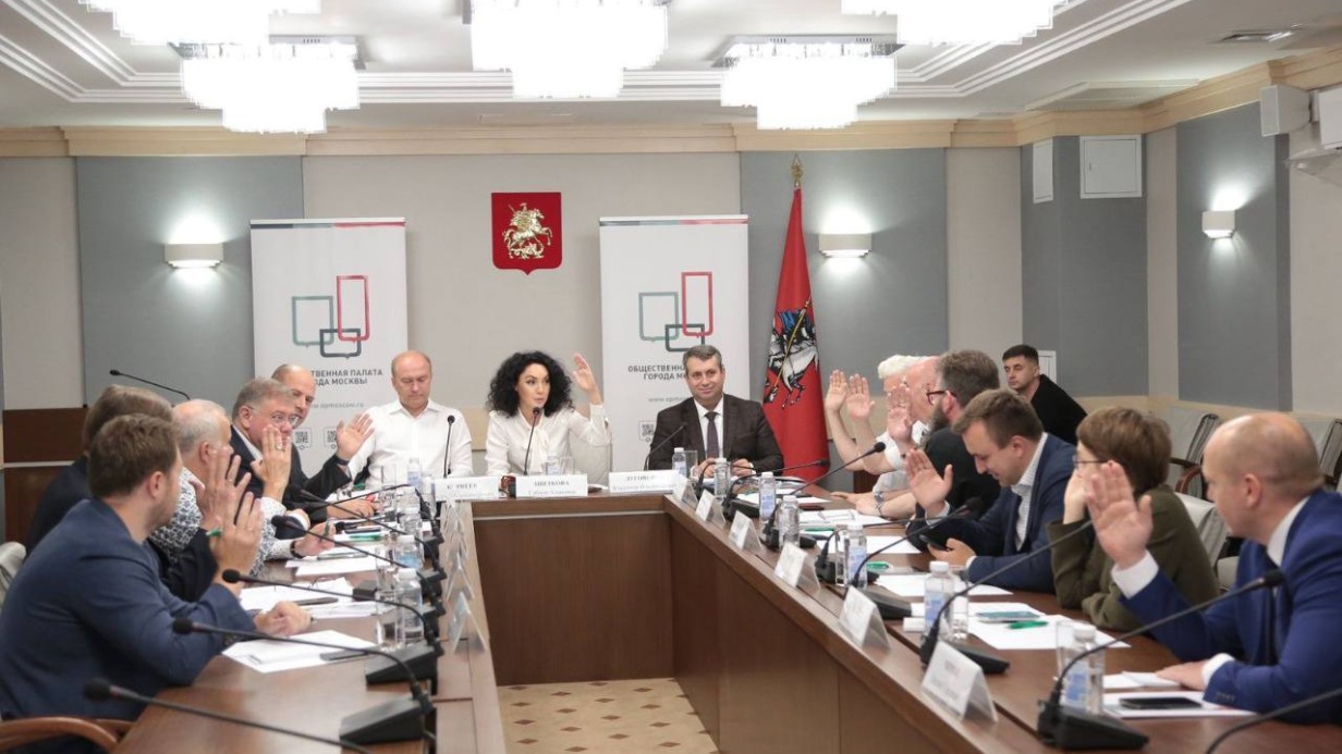 Круглый стол комиссии по транспорту о работе такси прошел в Общественной палате Москвы