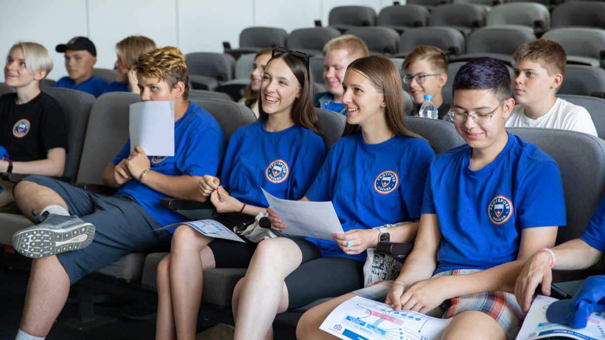 Полеты, гонки и экстренные вызовы: как прошел первый поток профориентационного проекта для подростков «PROГероев»