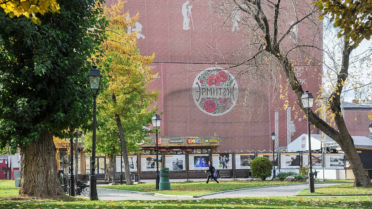 Фестиваль «Театральный марш» проведут в саду «Эрмитаж»