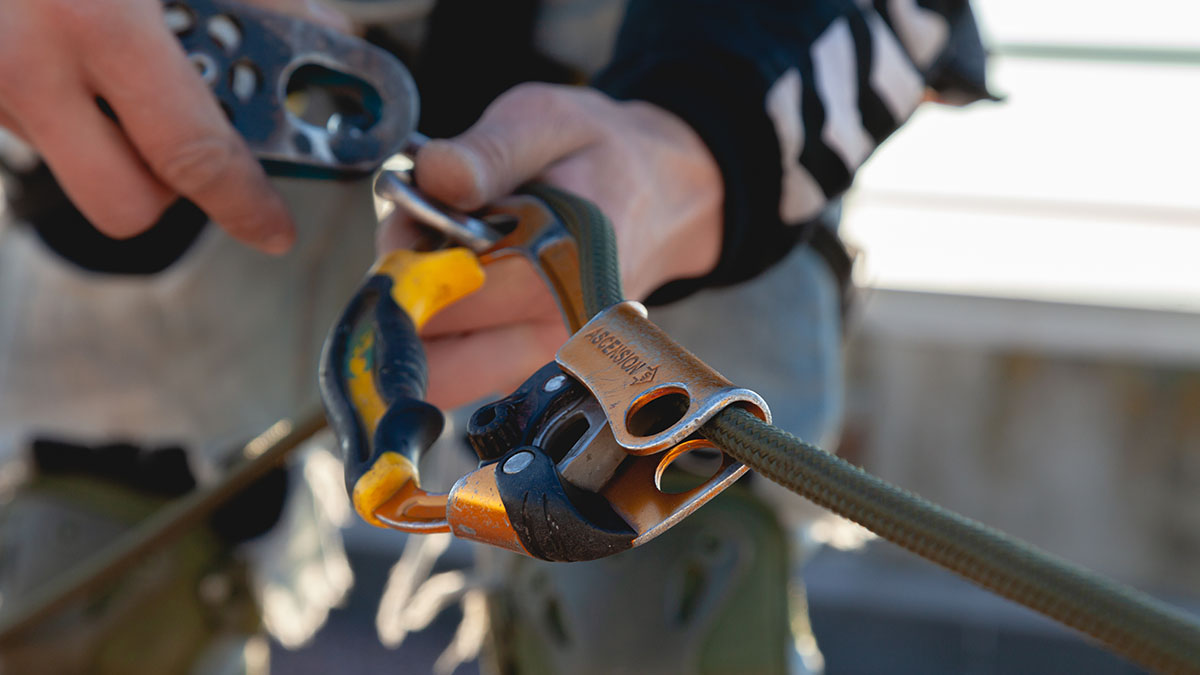 Mash: Итальянцы, обещавшие спасти Наговицину на пике Победы, улетели домой