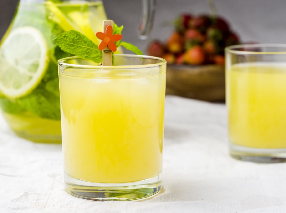 Диетолог предупредил, что лимонад провоцирует рак и возрастные болезни