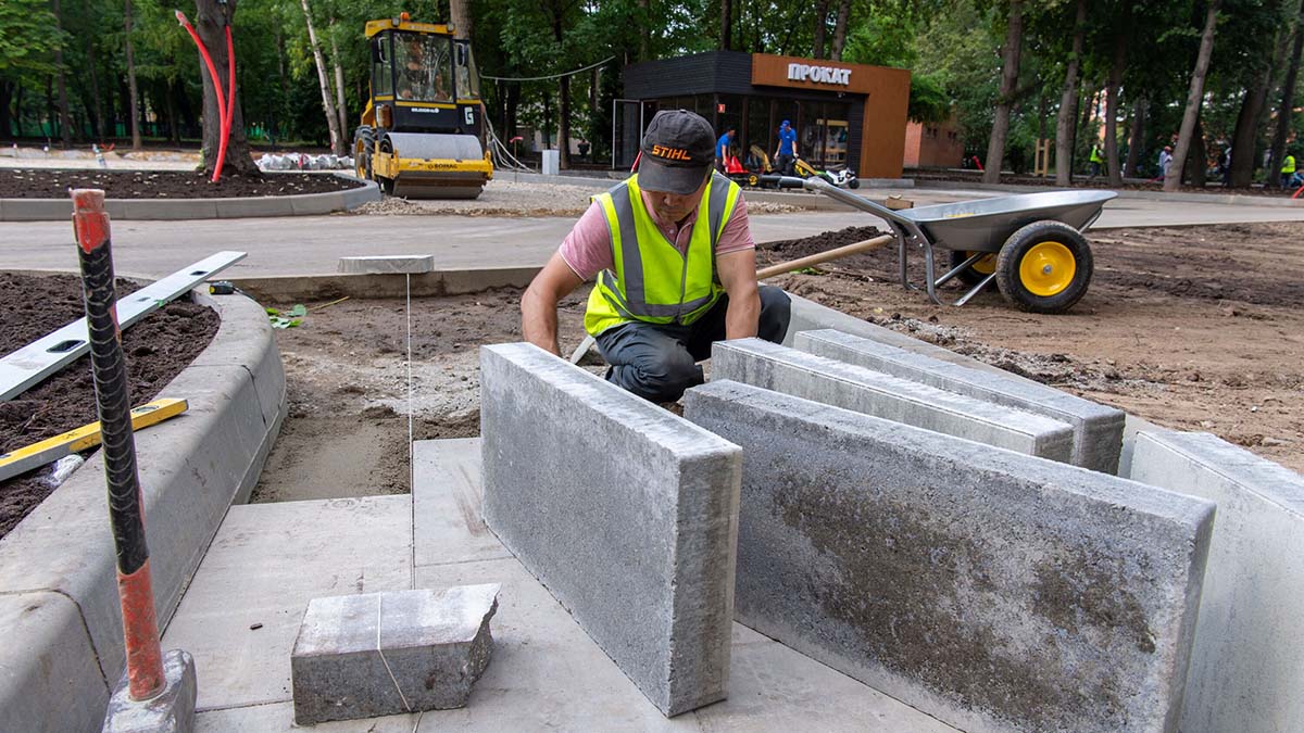 Благоустройство сквера «Знаки зодиака» завершат к осени в Бабушкинском районе