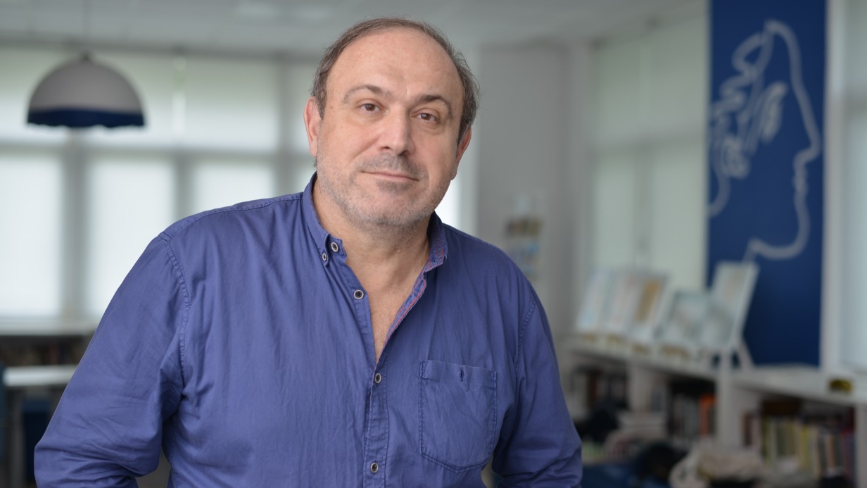 Историк спецслужб Александр Колпакиди в столичной библиотеке № 202