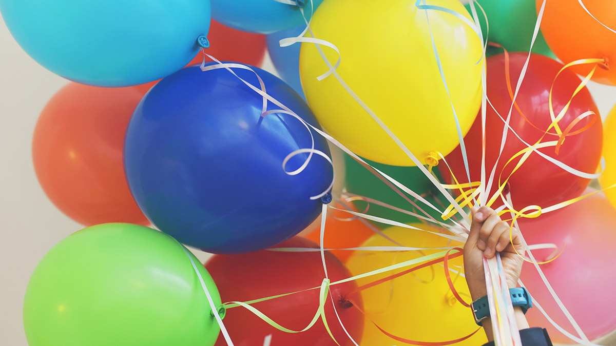 Эксперты предложили необычный способ очистки унитаза с помощью воздушного шарика