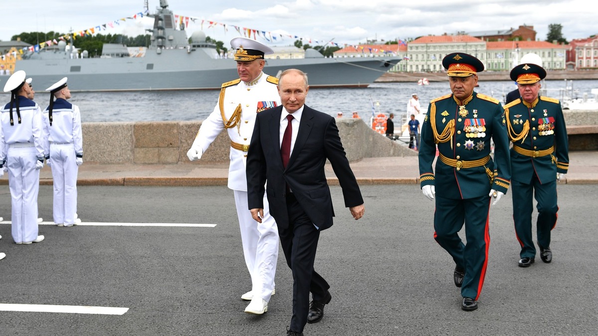 Путин на параде ВМФ В Санкт-Петербурге 2022