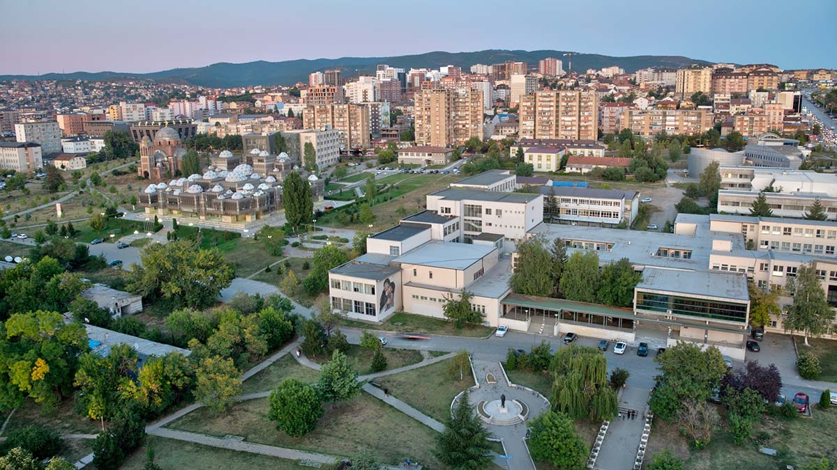 Международные силы безопасности НАТО атаковали сербов в Косово