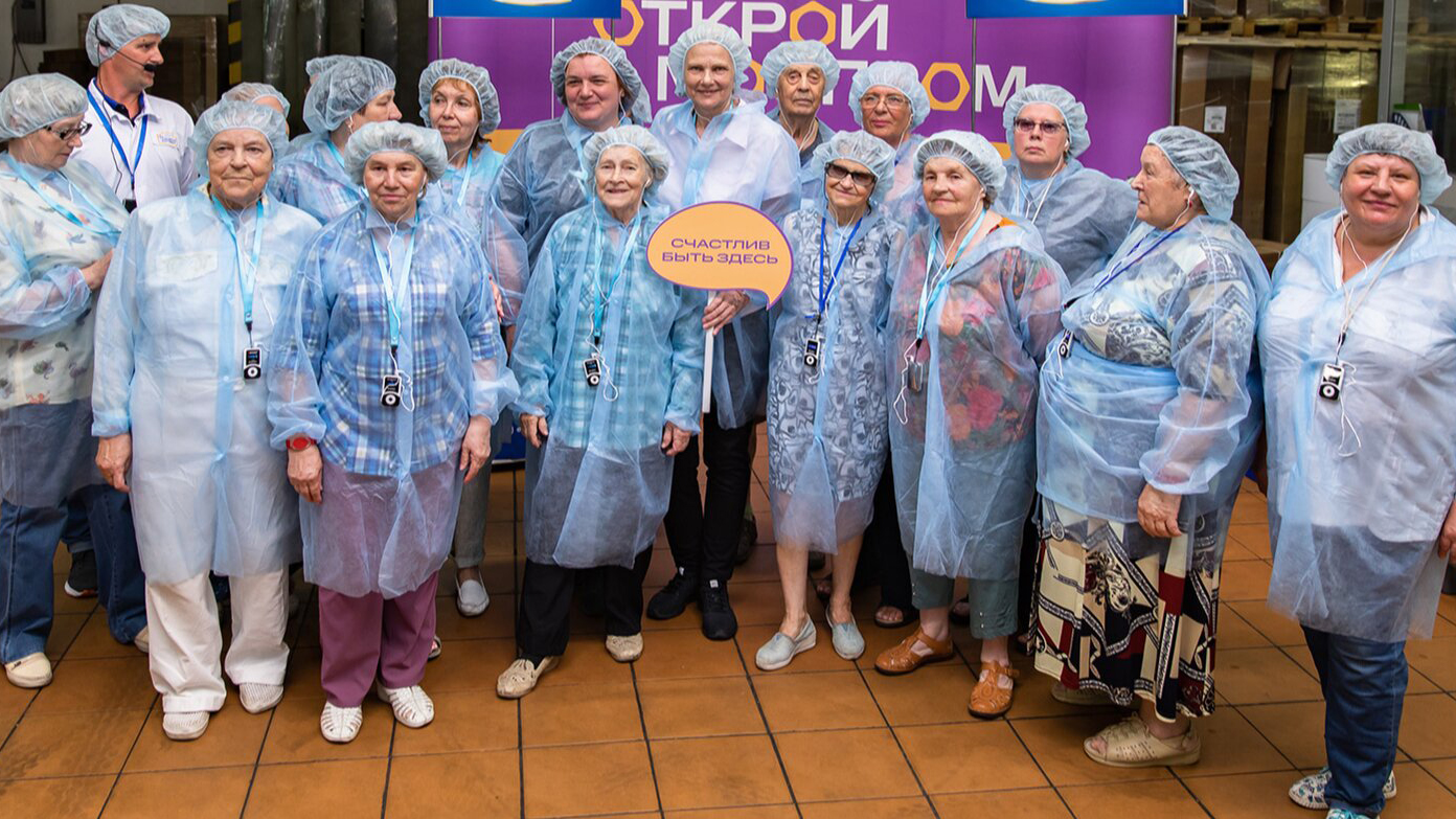 Участники «Московского долголетия» посетили более 60 экскурсий проекта «Открой#Моспром»