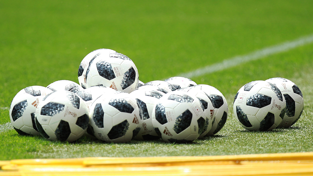 Российские и украинские футболисты устроили массовую драку в турецком отеле