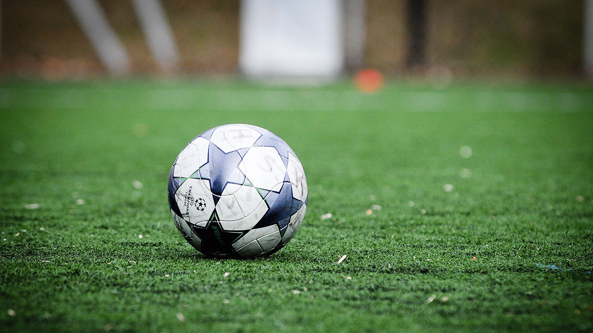 Футбольный клуб в Болгарии ошибочно почтил память живого игрока