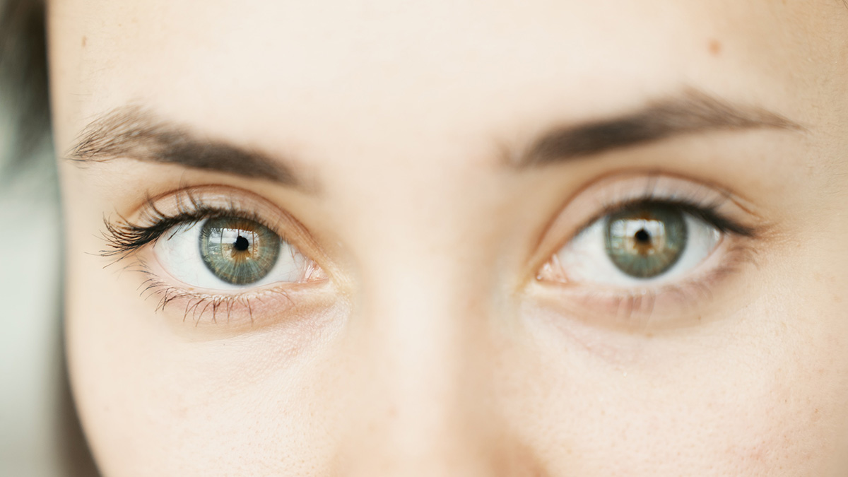 Подергивание глаз: 8 причин, способы лечения, профилактика – Всё о зрении