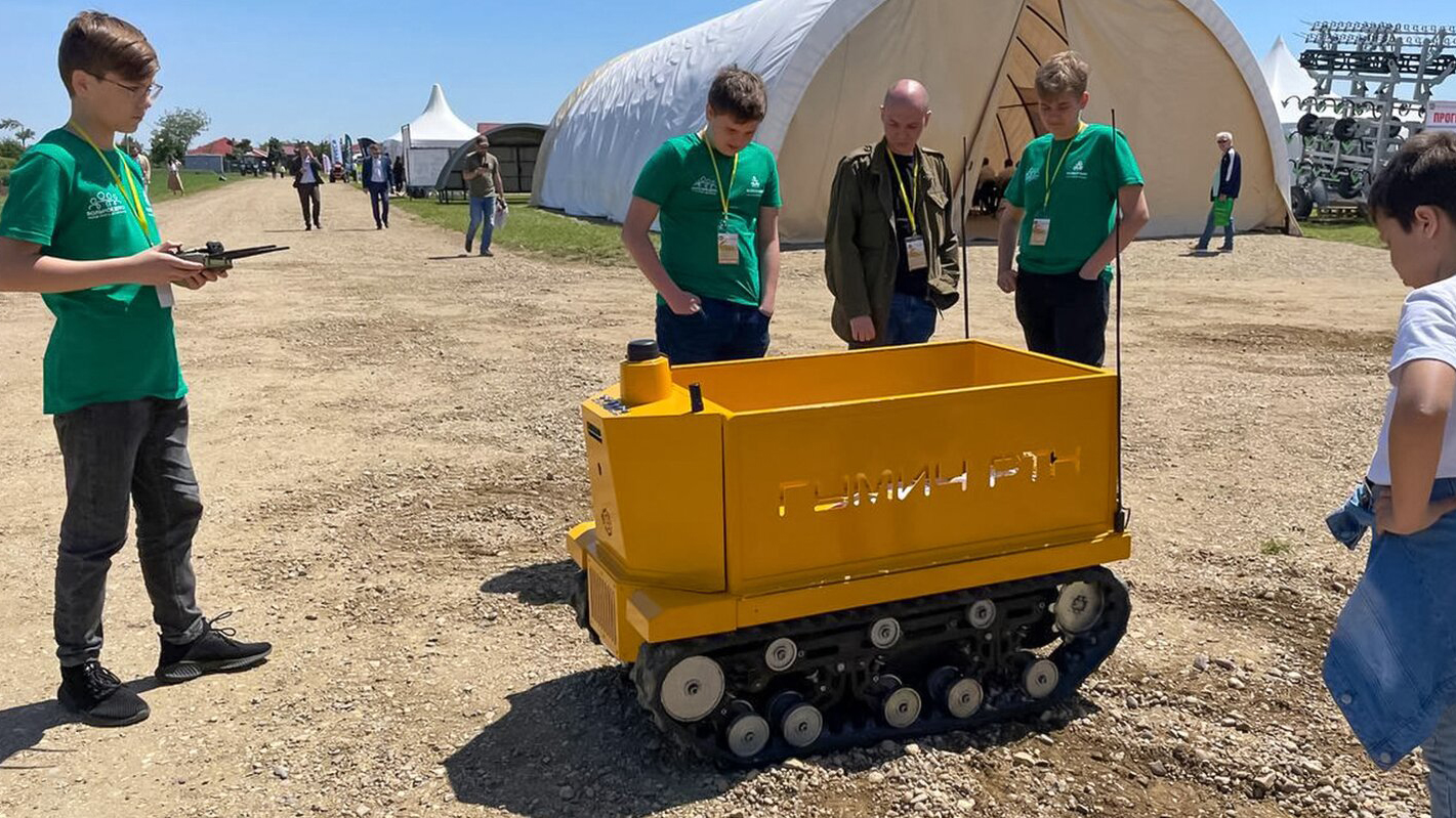 Москвичам рассказали о возможностях роботов из технопарка «Нагатино»