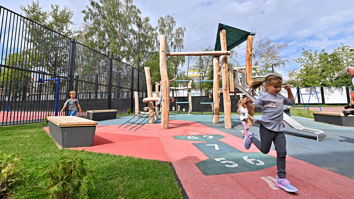 Андрей Бочкарев: Москва с начала года создала более 16,5 тысячи мест в детсадах и школах