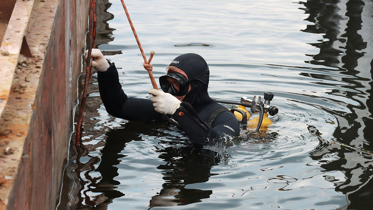 Завершены работы по очистке и углублению дна акваторий причалов Москвы-реки