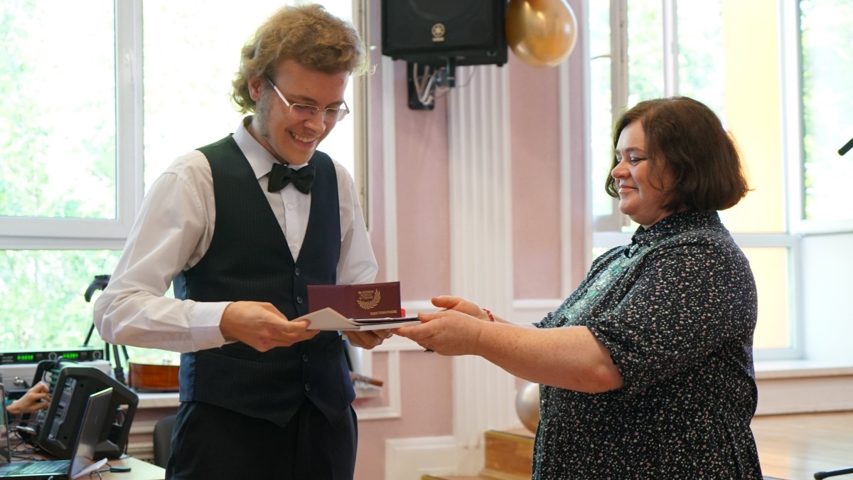 Семеро обучающихся реабилитационно-образовательных центров соцзащиты закончили учебу с золотыми медалями