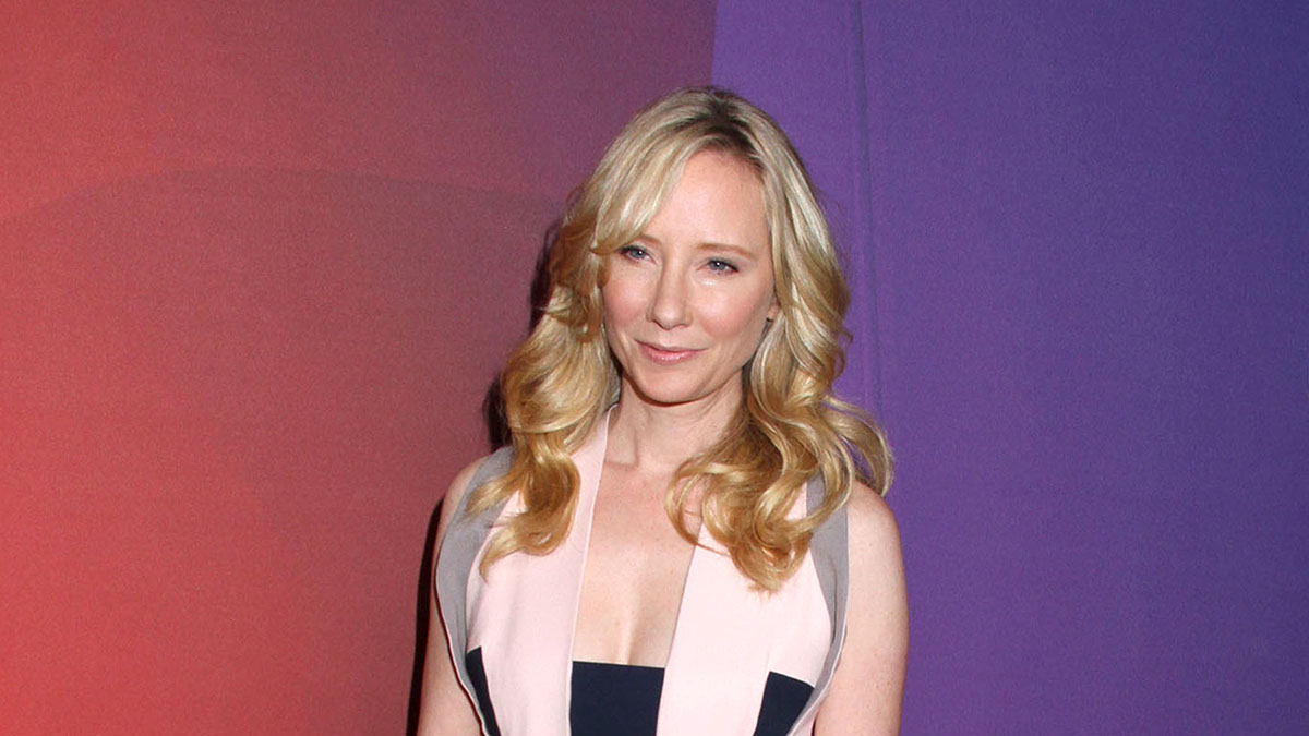 Попавшая в крупное ДТП актриса Энн Хеч получила смертельные травмы