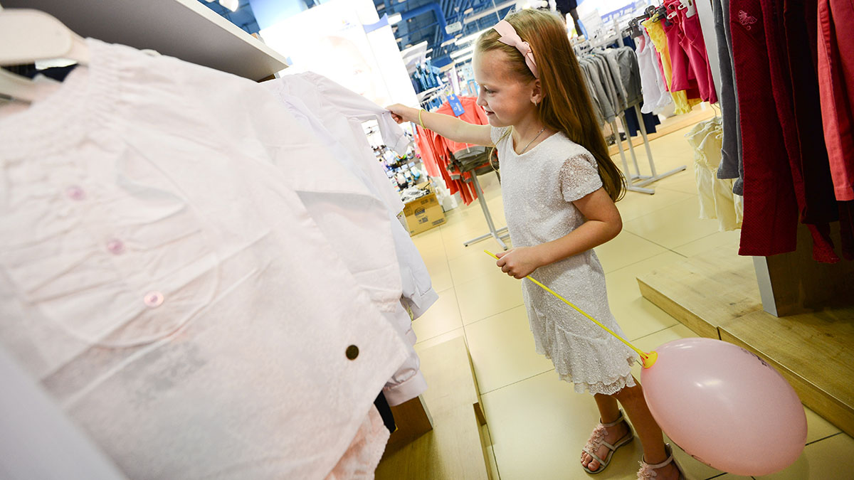 Эксперт Хижняк: Затраты на сборы в школу близятся к уровню средней зарплаты