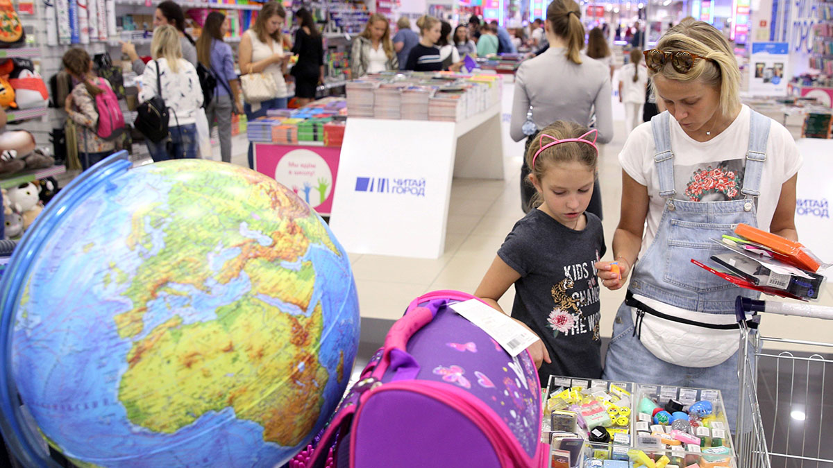 Названа стоимость минимального набора канцелярских товаров для школьника