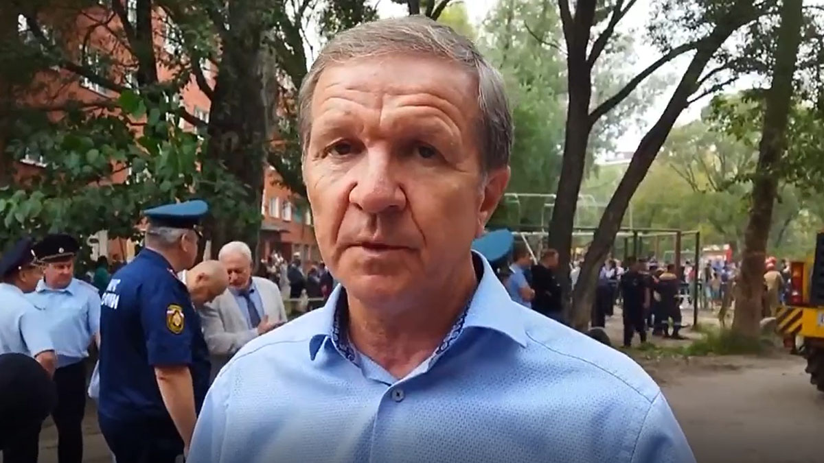 Первый зампред правительства Омской области прокомментировал ситуацию с обрушением дома