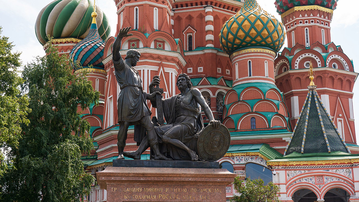 Пенсионерка написала «ГУР» на памятнике на Красной площади