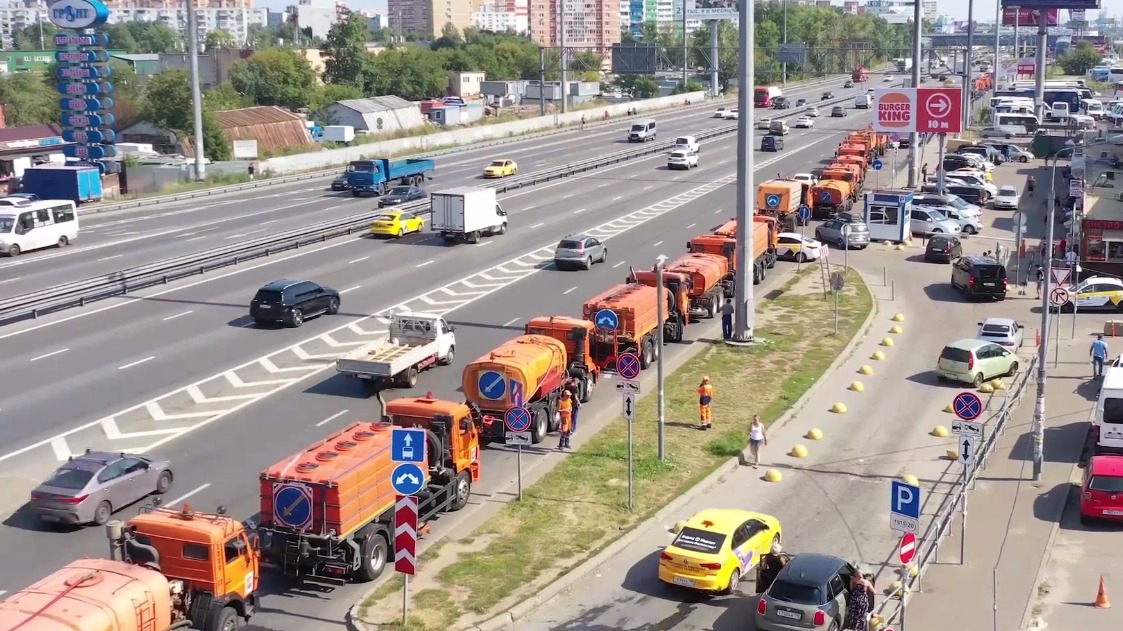 Более 80 тысяч специалистов проследят за чистотой на улицах столицы в День города