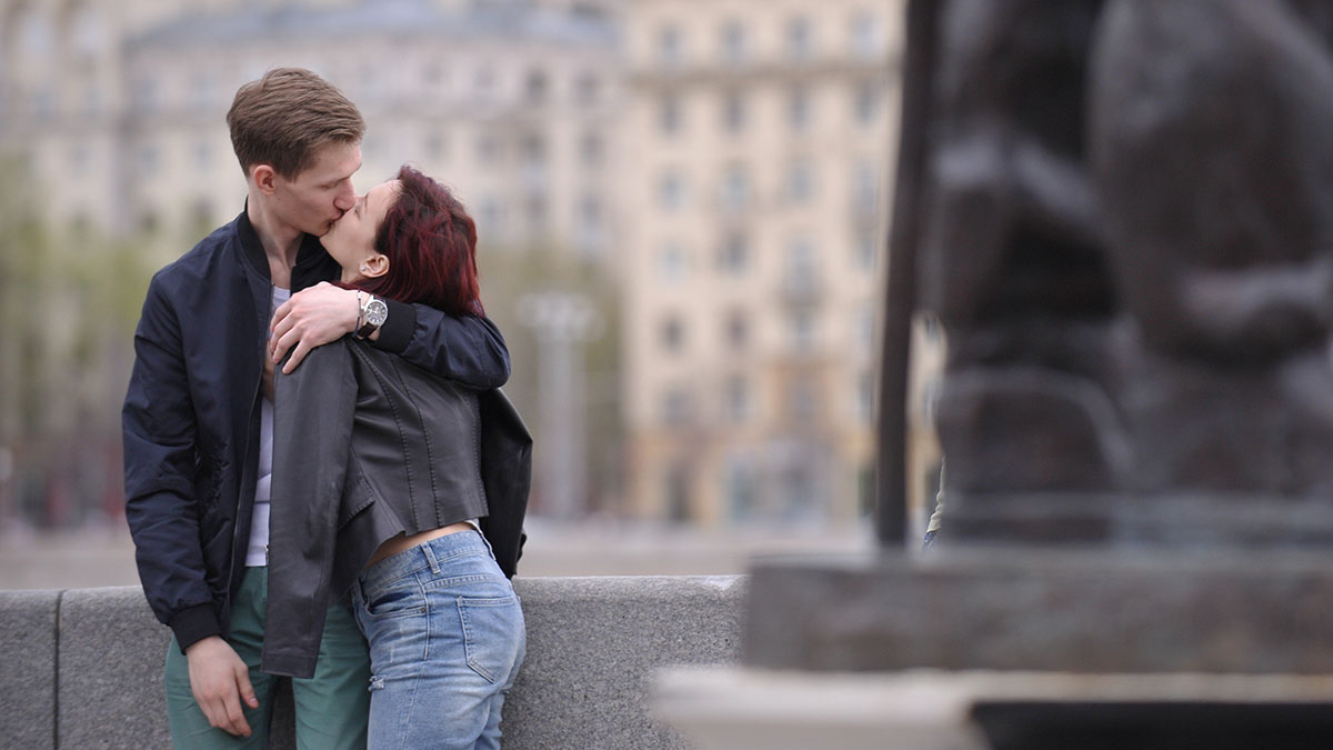 Россияне раскрыли свое отношение к служебным романам