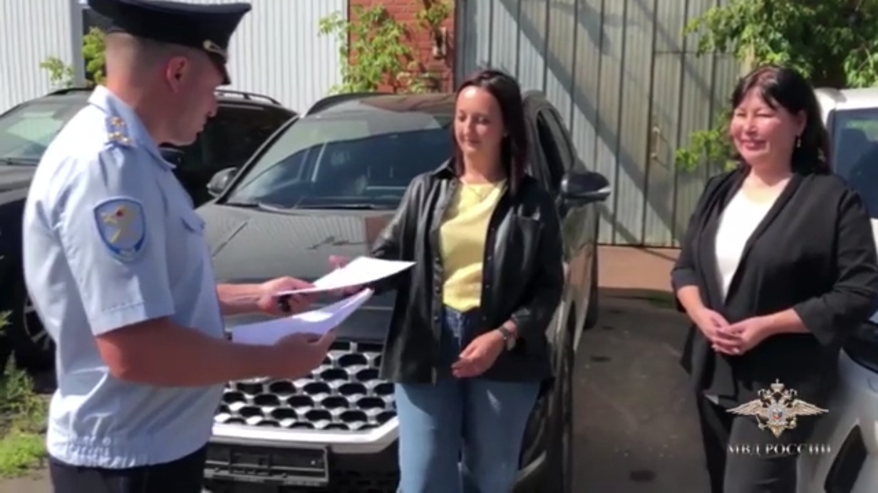 Три внедорожника стоимостью 14 миллионов рублей угнали за одну ночь в Москве