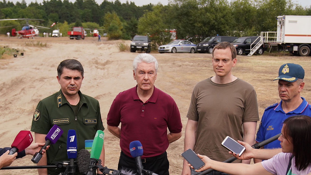Собянин сообщил об увеличении группировки для тушения пожаров под Рязанью