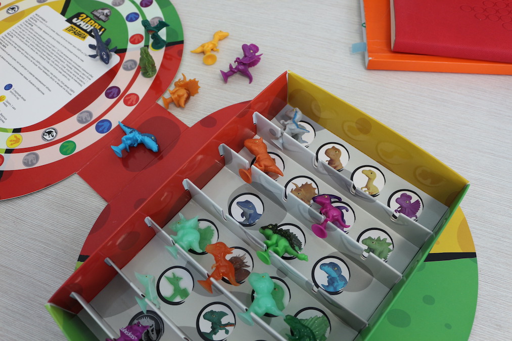 «Пятерочка» запустила новую акцию «Завры» с игрой в мобильном приложении