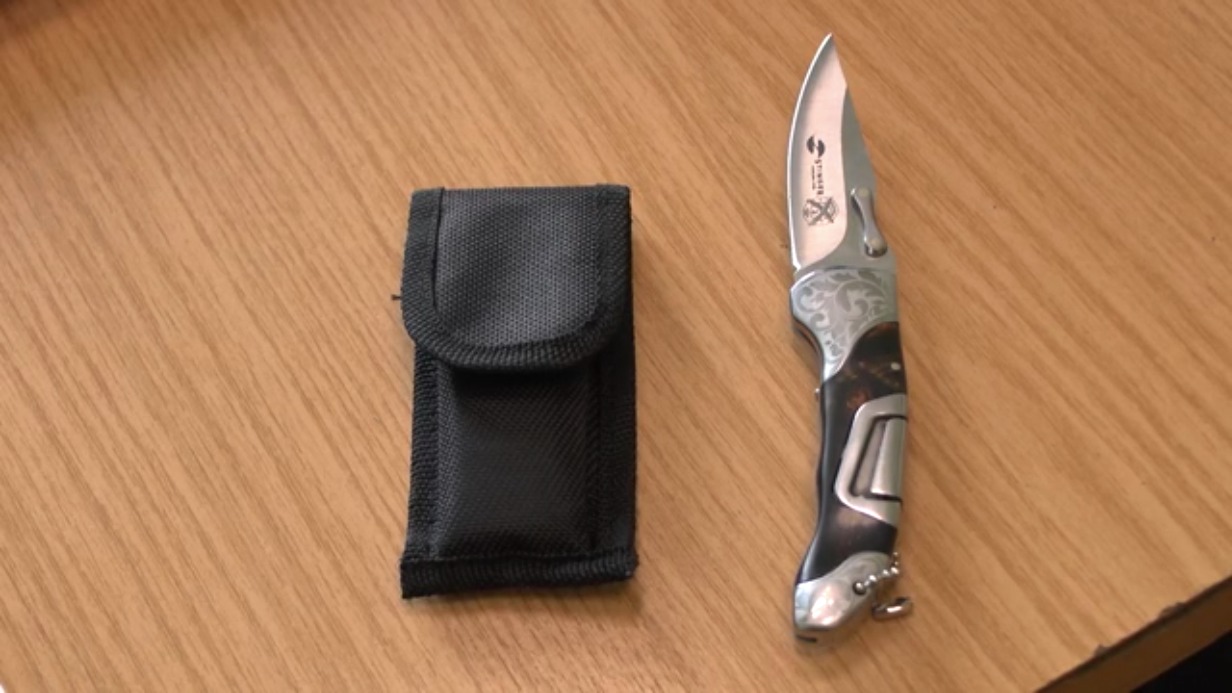 Мужчину вывезли на берег озера и ограбили на 132 тысячи рублей