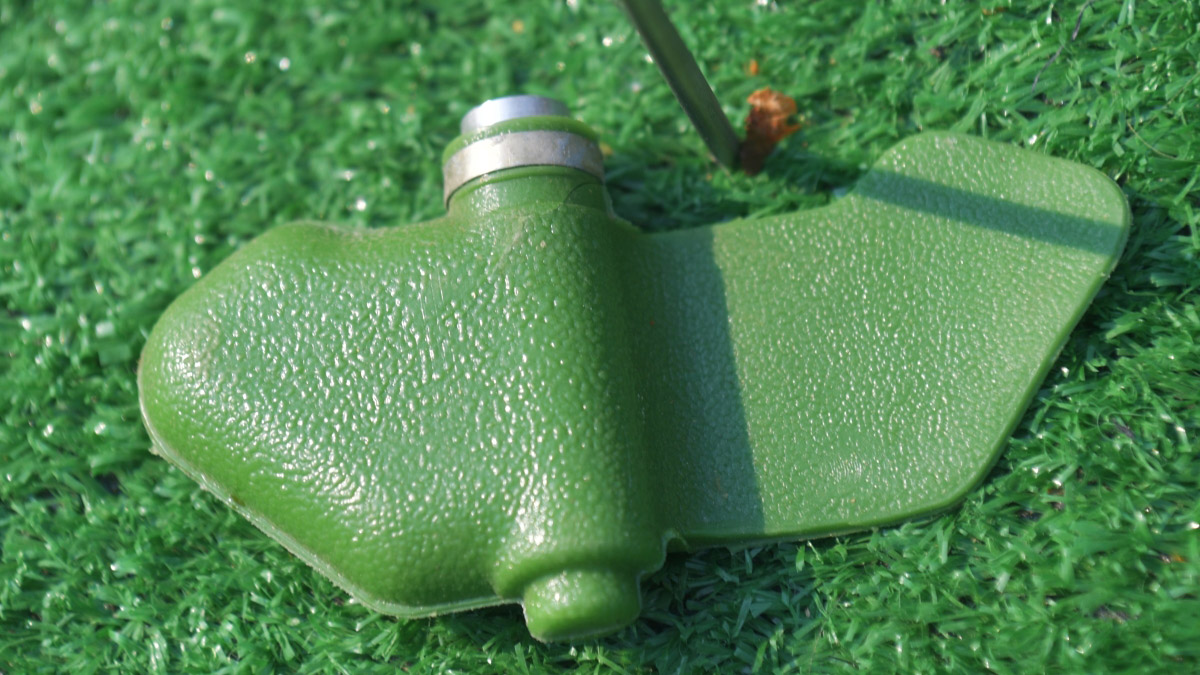 Изображения мин «Лепесток» появились у посольства Франции в Москве